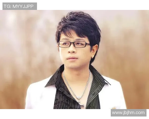 王强专访：从青涩少年到足球明星的成长之路回顾